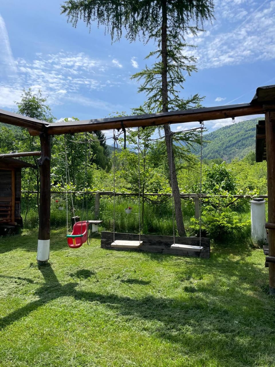 Alpinlife Bed and Breakfast in Brașov County
