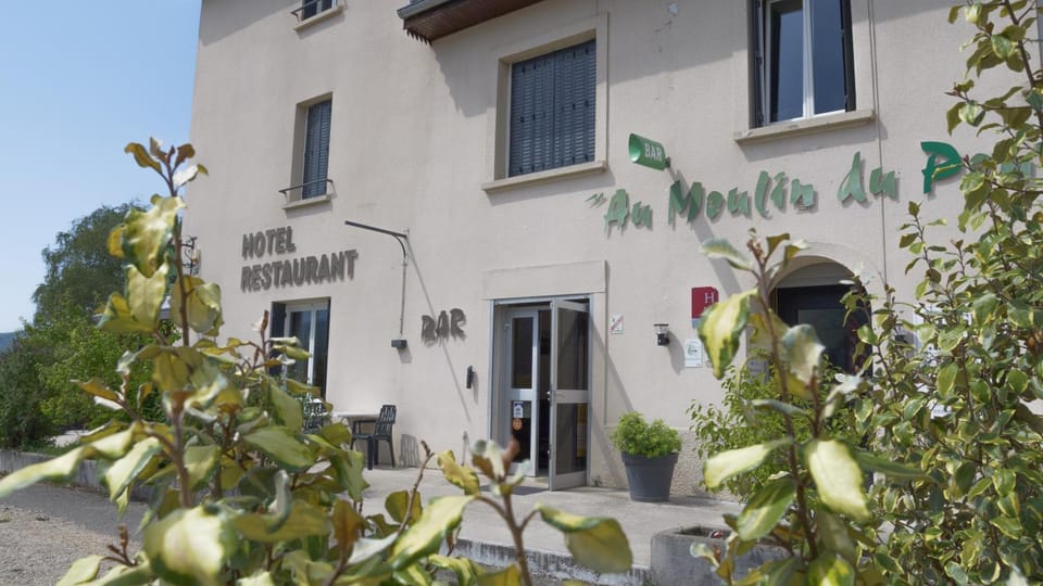 Restaurant/places to eat, On site