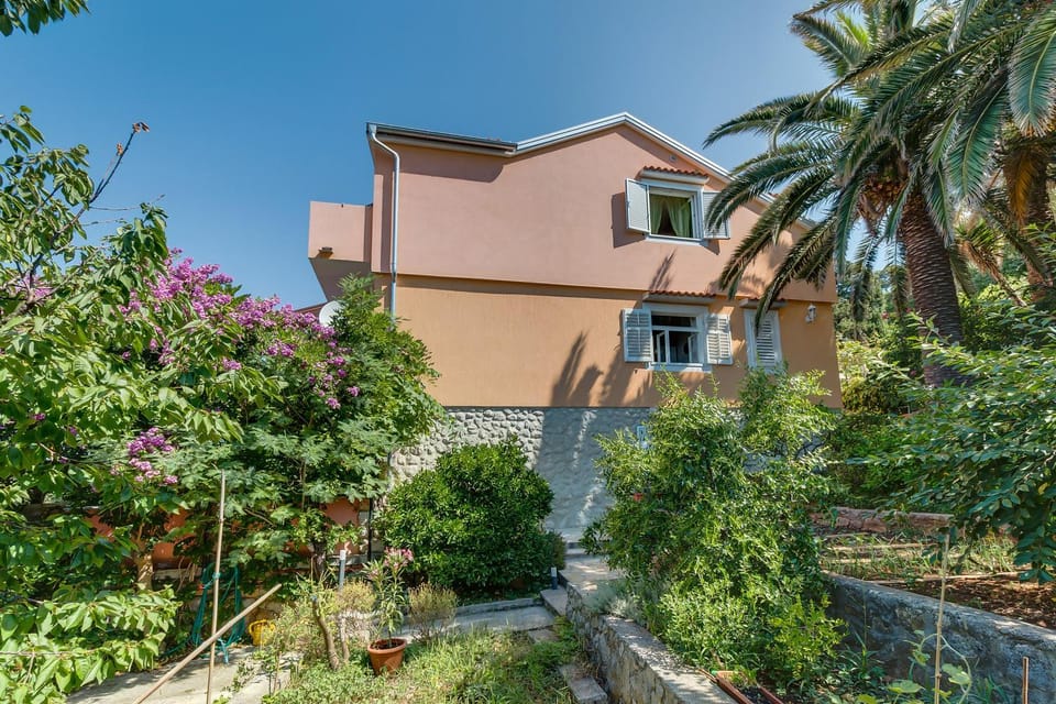 Facade/entrance, Garden