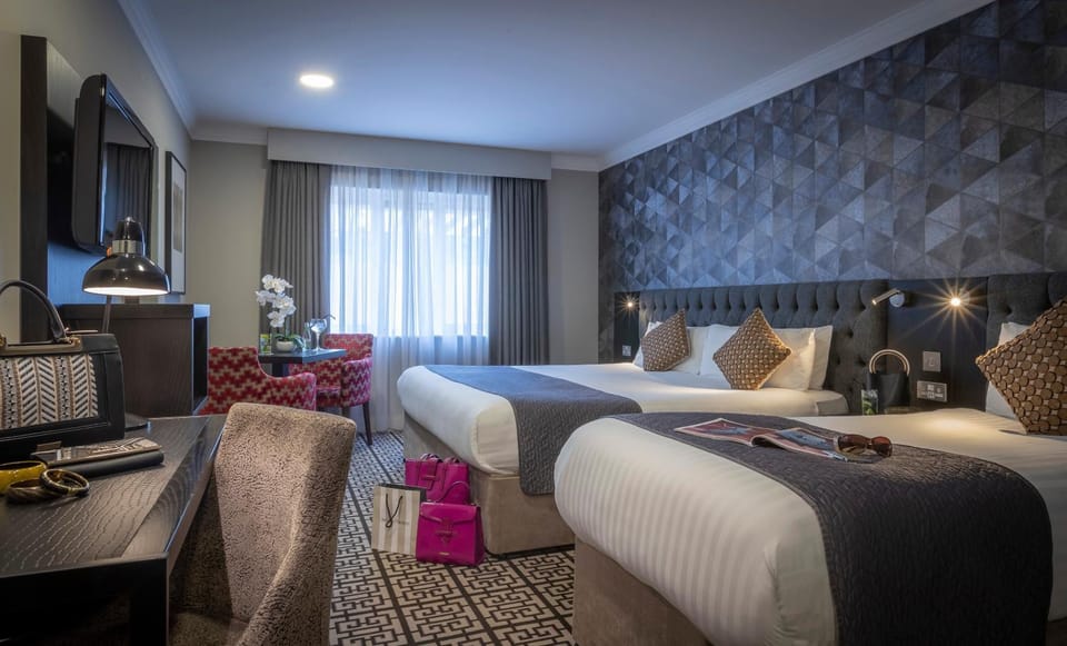 Bed, Photo of the whole room, Decorative detail