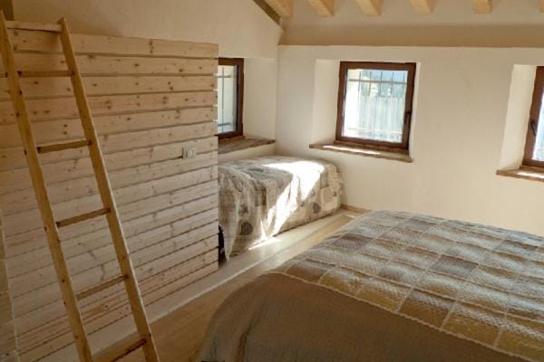 Bed, bunk bed