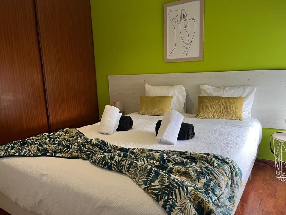 Bed, Bedroom