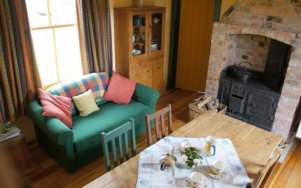 Living room, Seating area, On site, flat iron