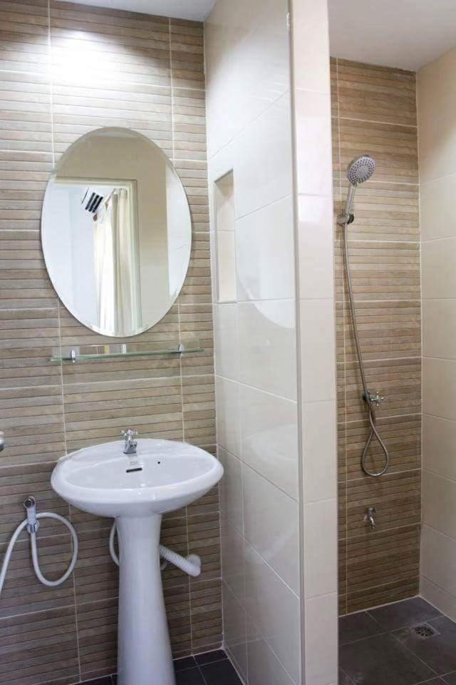 Field Town Apartment Bed and Breakfast in Laos
