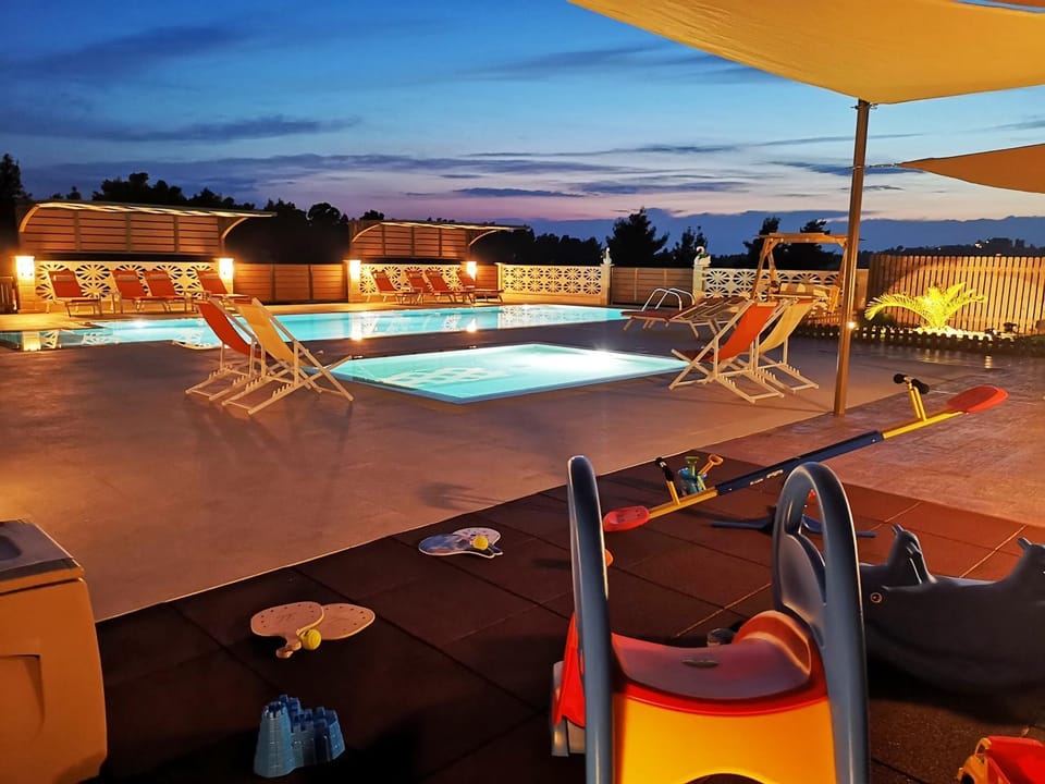 Swimming pool