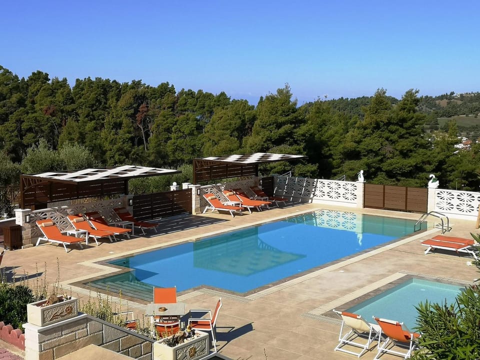 Swimming pool, Swimming pool