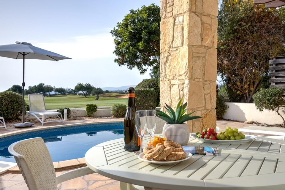 Garden, View (from property/room), Balcony/Terrace, Dining area, Pool view, Swimming pool