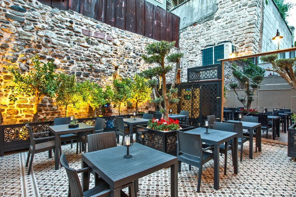 Property building, Restaurant/places to eat, Garden, Other, Food, Buffet breakfast, Drinks