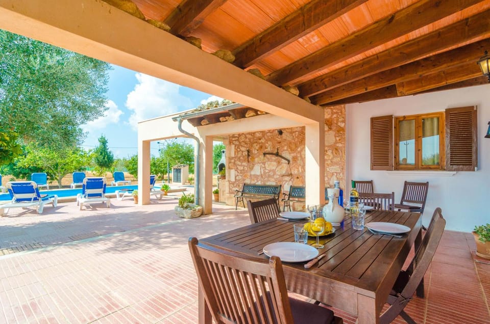 Patio, Dining area