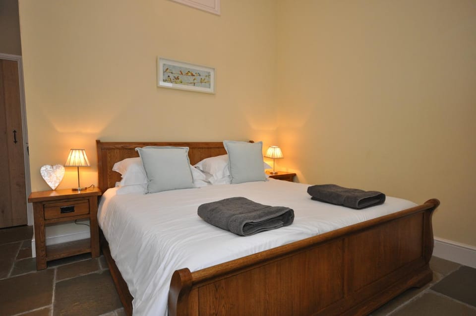 TV and multimedia, Bedroom, Pets