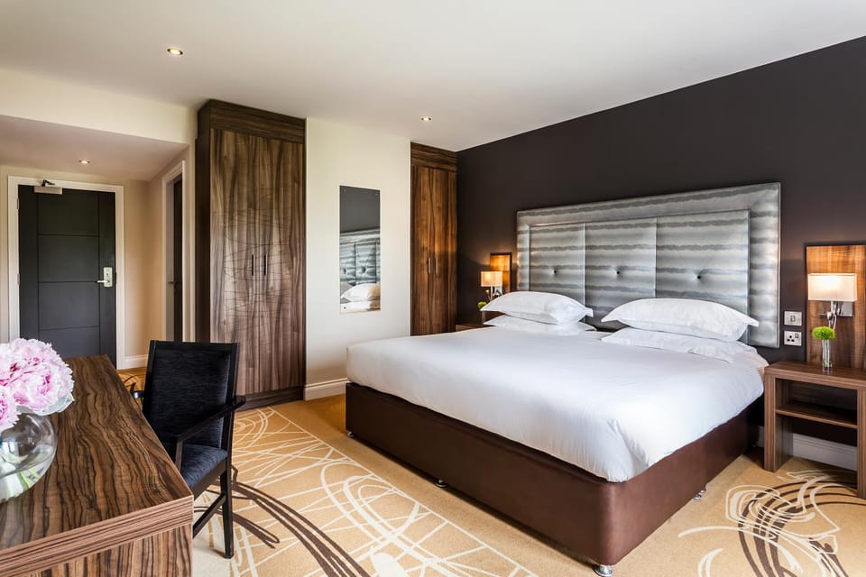 Coffee/tea facilities, Bedroom, Garden view, Mountain view