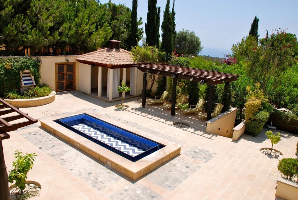 Patio, Neighbourhood, Natural landscape, Spa and wellness centre/facilities