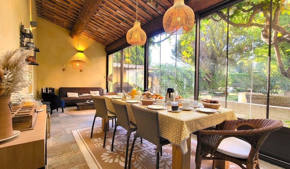 Dining area, Breakfast