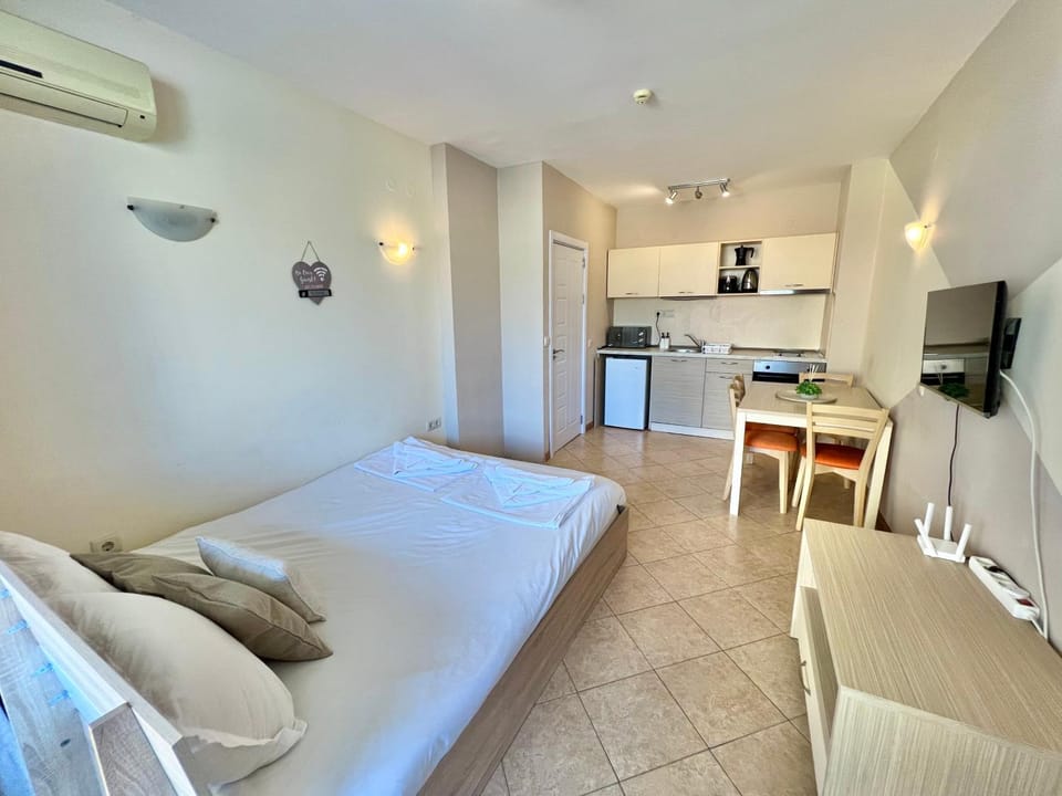 Kitchen or kitchenette, Living room, Photo of the whole room