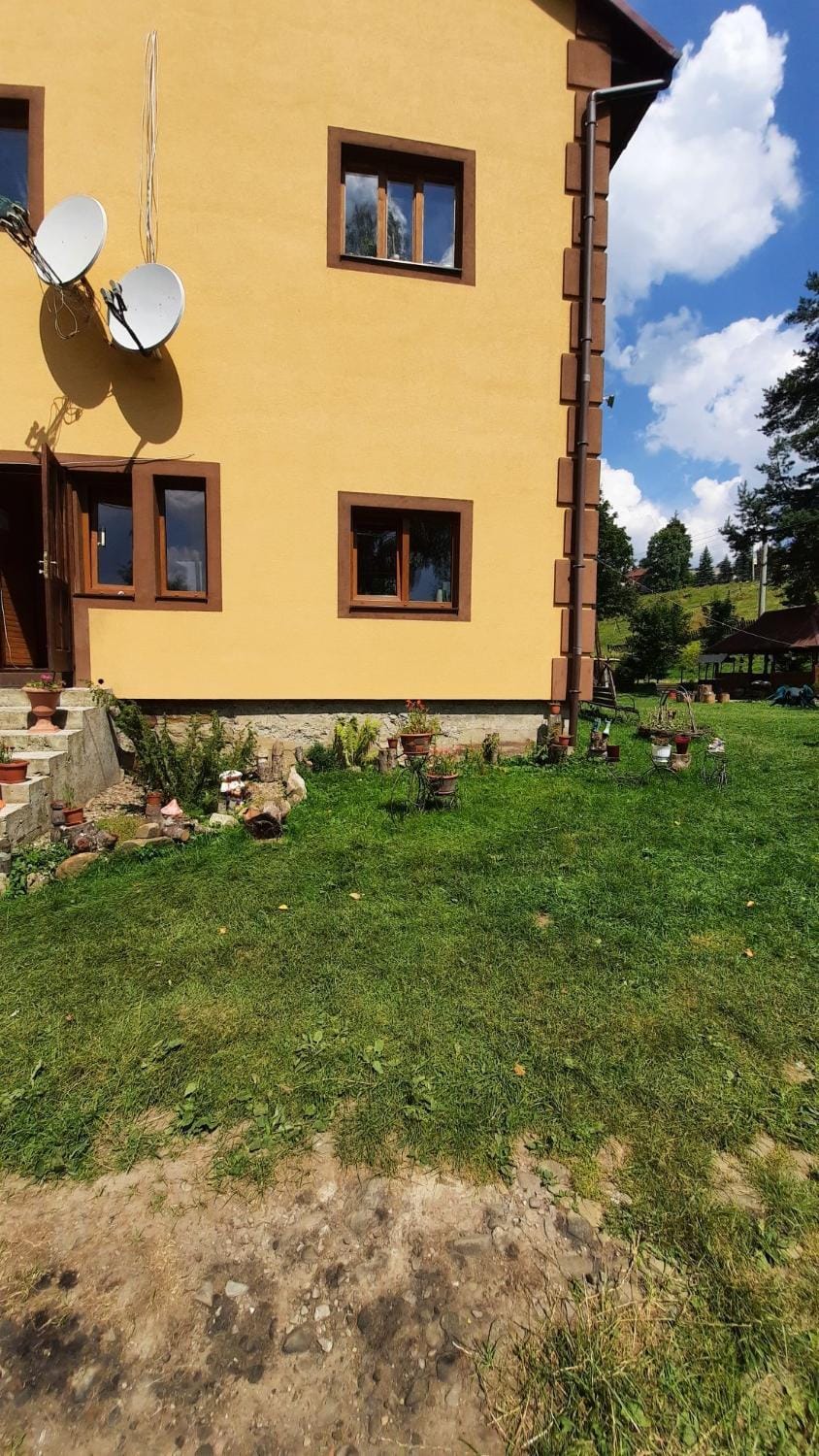 Gostyniy Dvir PetrovSki Bed and Breakfast in Ukraine
