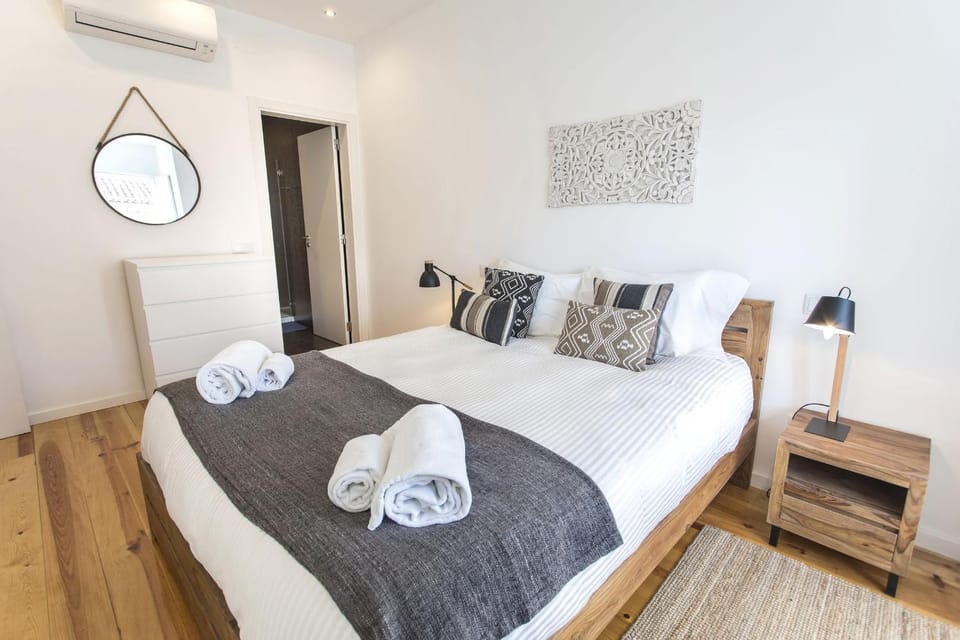 Bed, Decorative detail, Bedroom