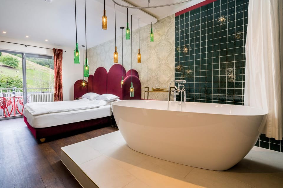 Bed, Photo of the whole room, Bedroom, Bath
