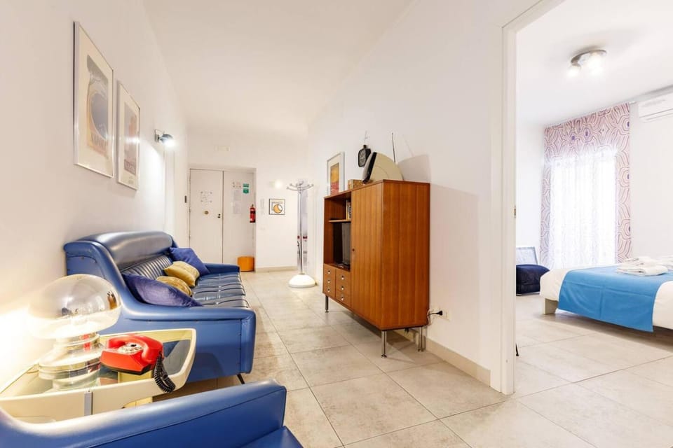 Living room, Photo of the whole room