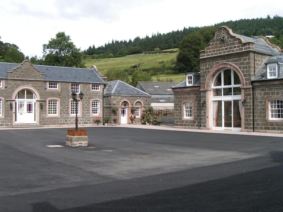 Property building, Location