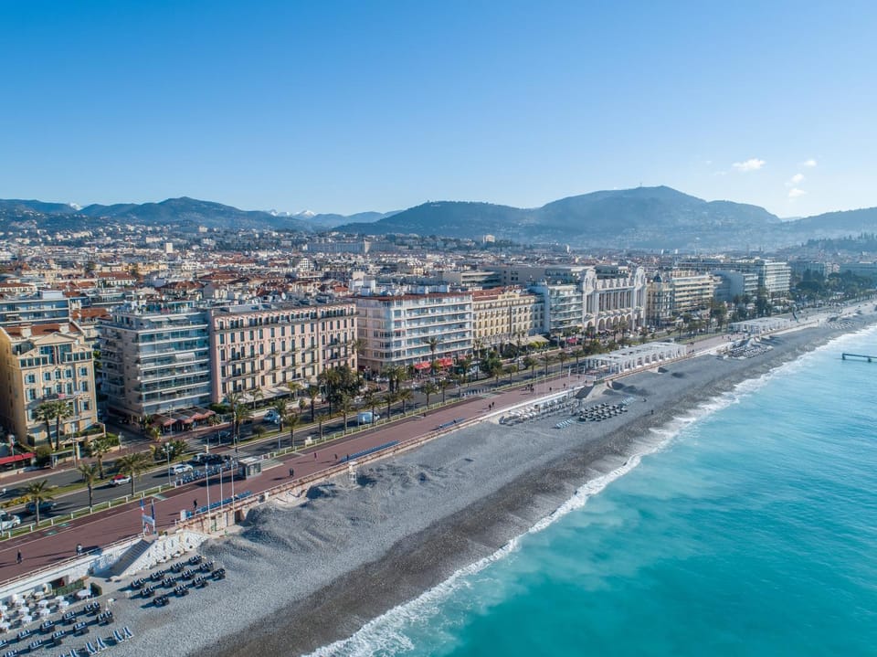 Property building, Day, Natural landscape, Bird's eye view, Beach, City view, Sea view, Location