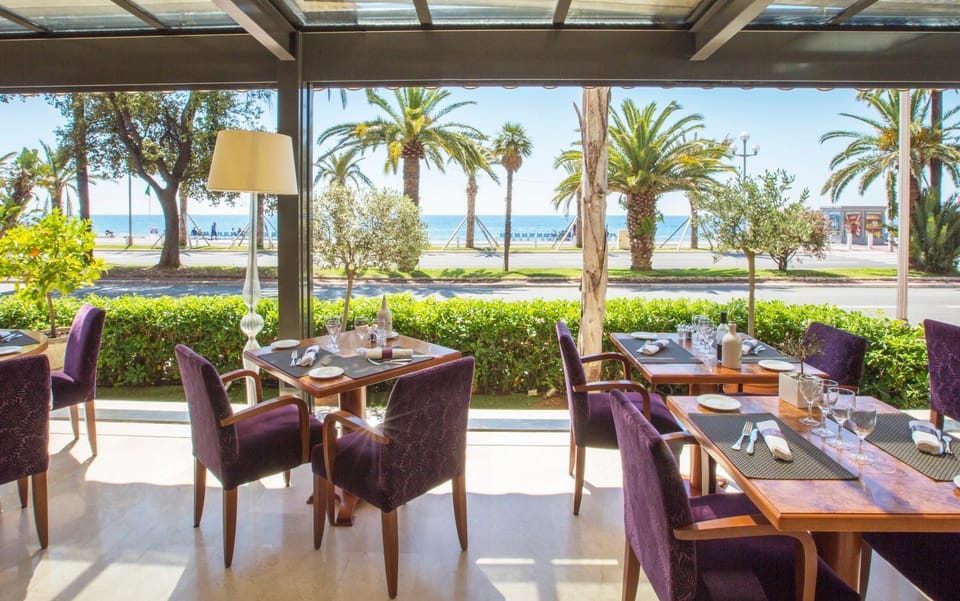 Patio, Restaurant/places to eat, Food and drinks, Food and drinks, Food, Food, Sea view, Sea view, Street view, Street view, Breakfast, Drinks, Drinks, Alcoholic drinks, Alcoholic drinks, Non alcoholic drinks, Non alcoholic drinks, Time of day, Sunrise