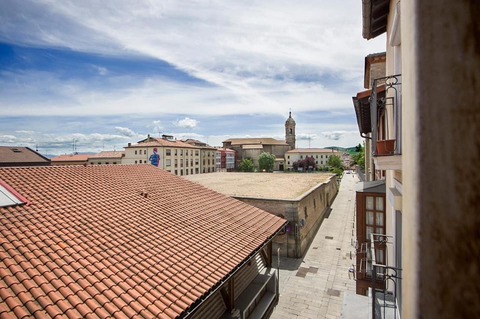 Neighbourhood, Street view
