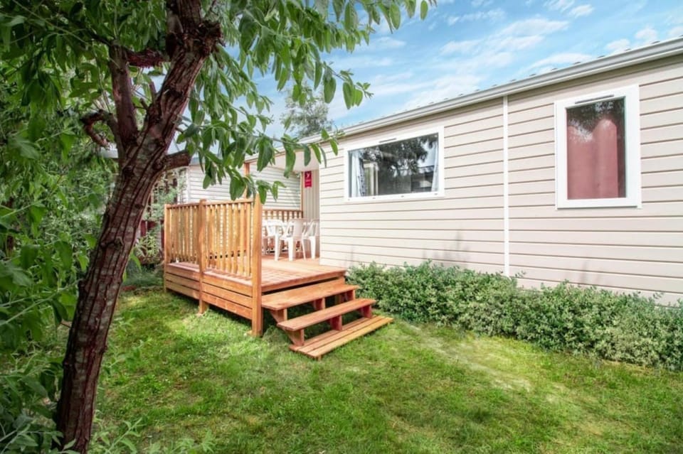 Camping Paradis Le Pearl Campground/ 
RV Resort in Argeles-sur-Mer