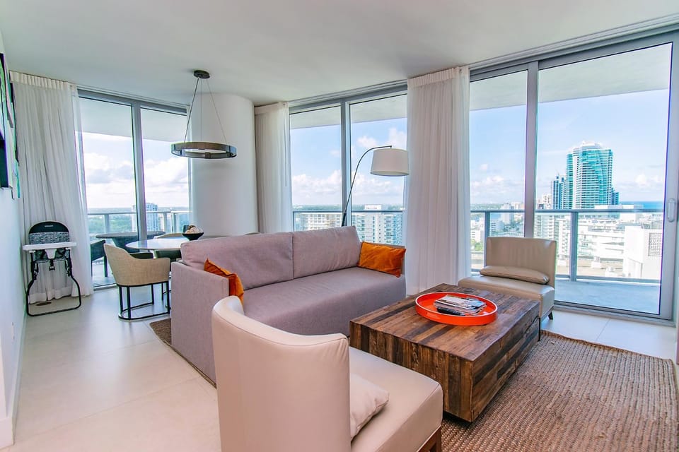 Living room, Dining area, City view, Street view