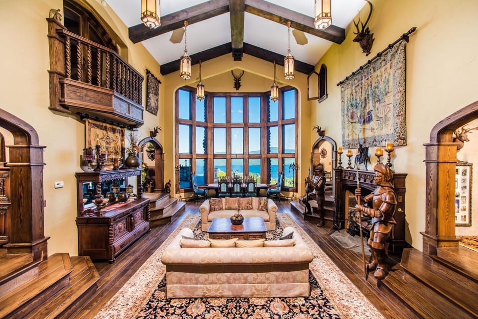 HIGHLANDS CASTLE overlooking Lake George plus 2 other CASTLES & SUITES House in Bolton Landing