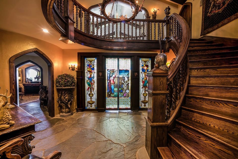 HIGHLANDS CASTLE overlooking Lake George plus 2 other CASTLES & SUITES House in Bolton Landing
