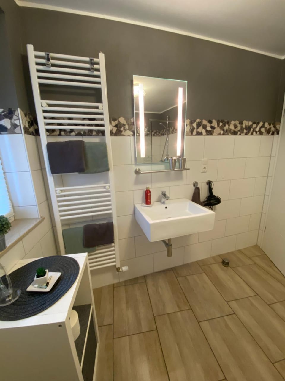 Bathroom, towels