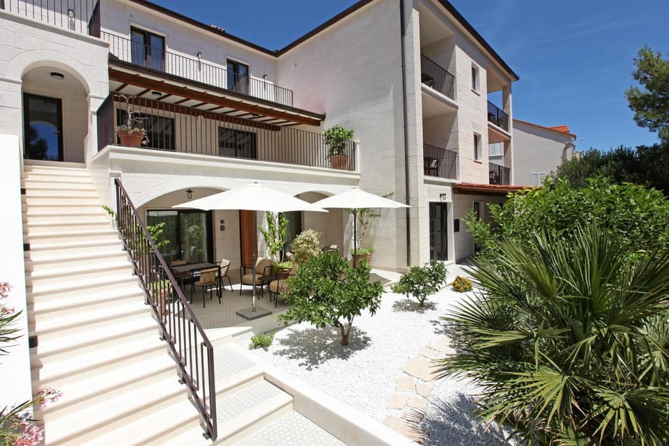 Casa Serena Bol Apartment in Bol
