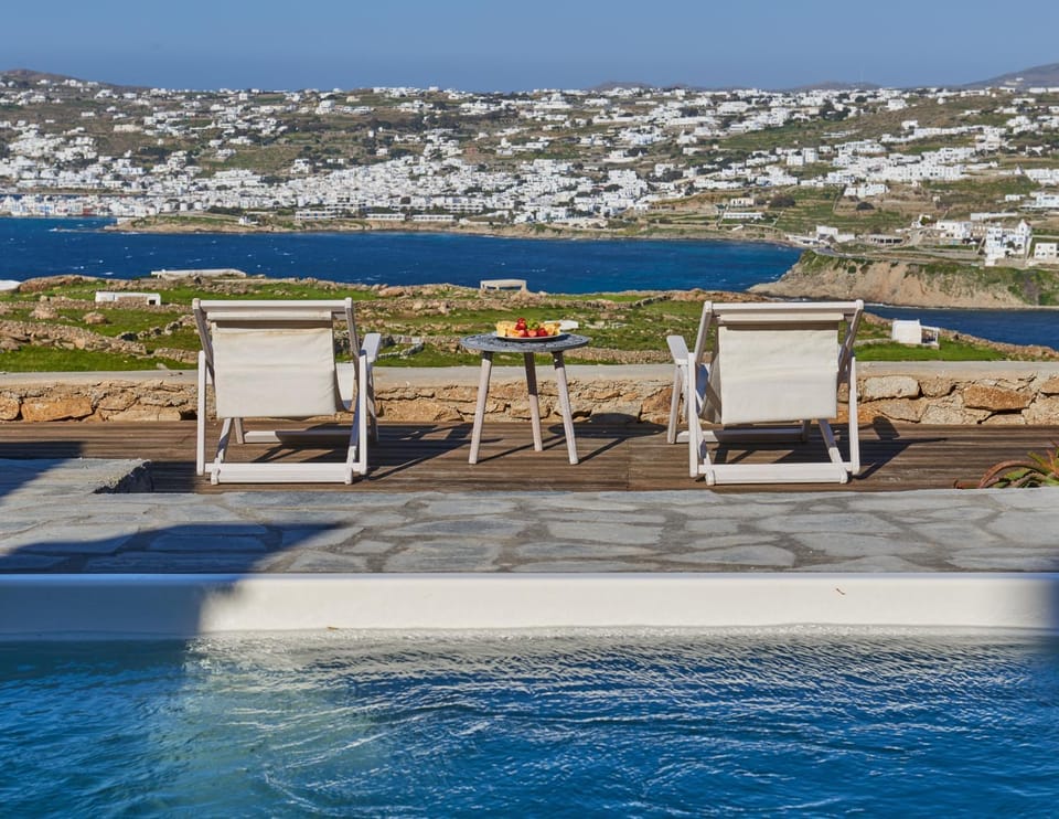 City view, Sea view, Swimming pool