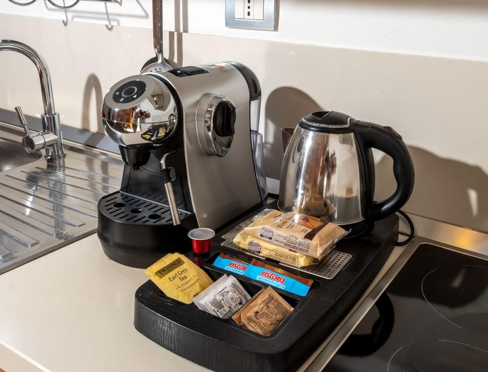 Coffee/tea facilities, Kitchen or kitchenette