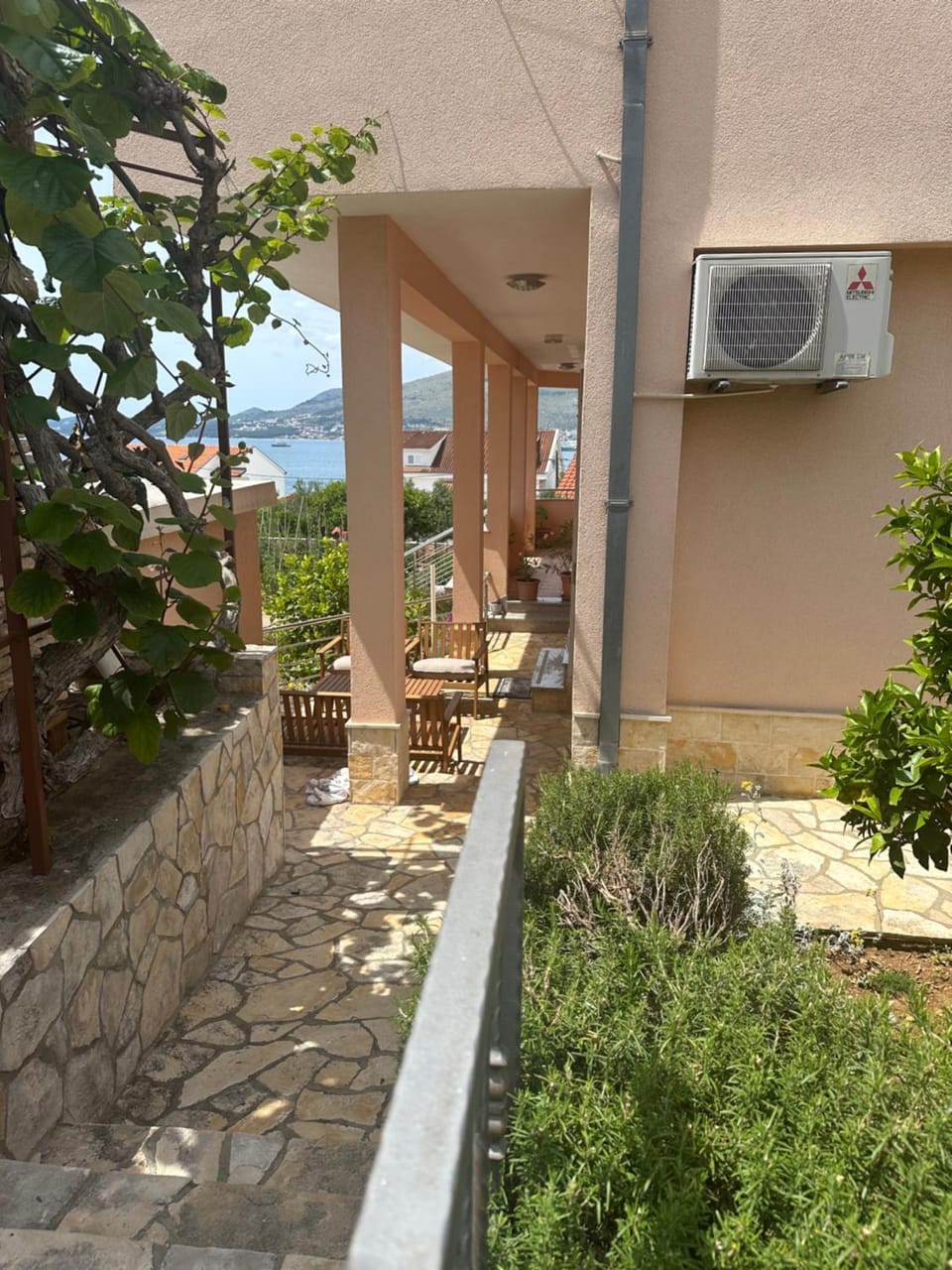 Apartments Zlatka Apartment in Okrug Gornji