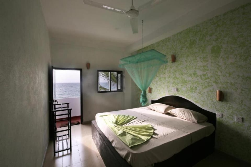 Villa crocodile beach Bed and Breakfast in Hikkaduwa