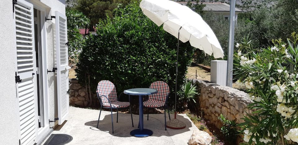 Apartments & Rooms Luka Bed and Breakfast in Zadar County
