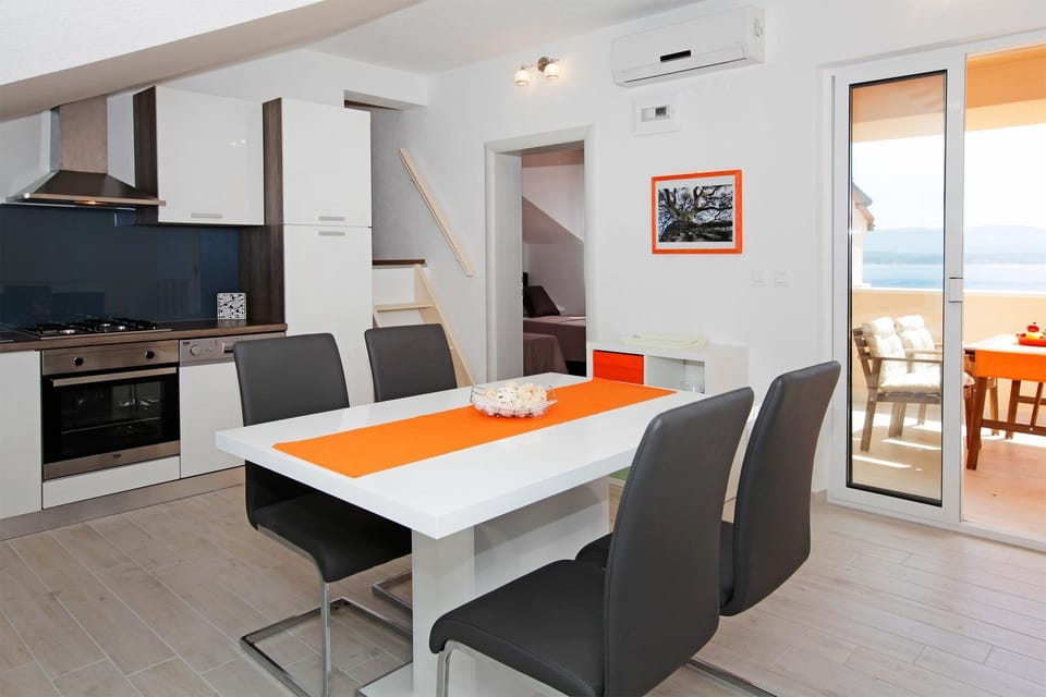 Balcony/Terrace, Kitchen or kitchenette, Dining area