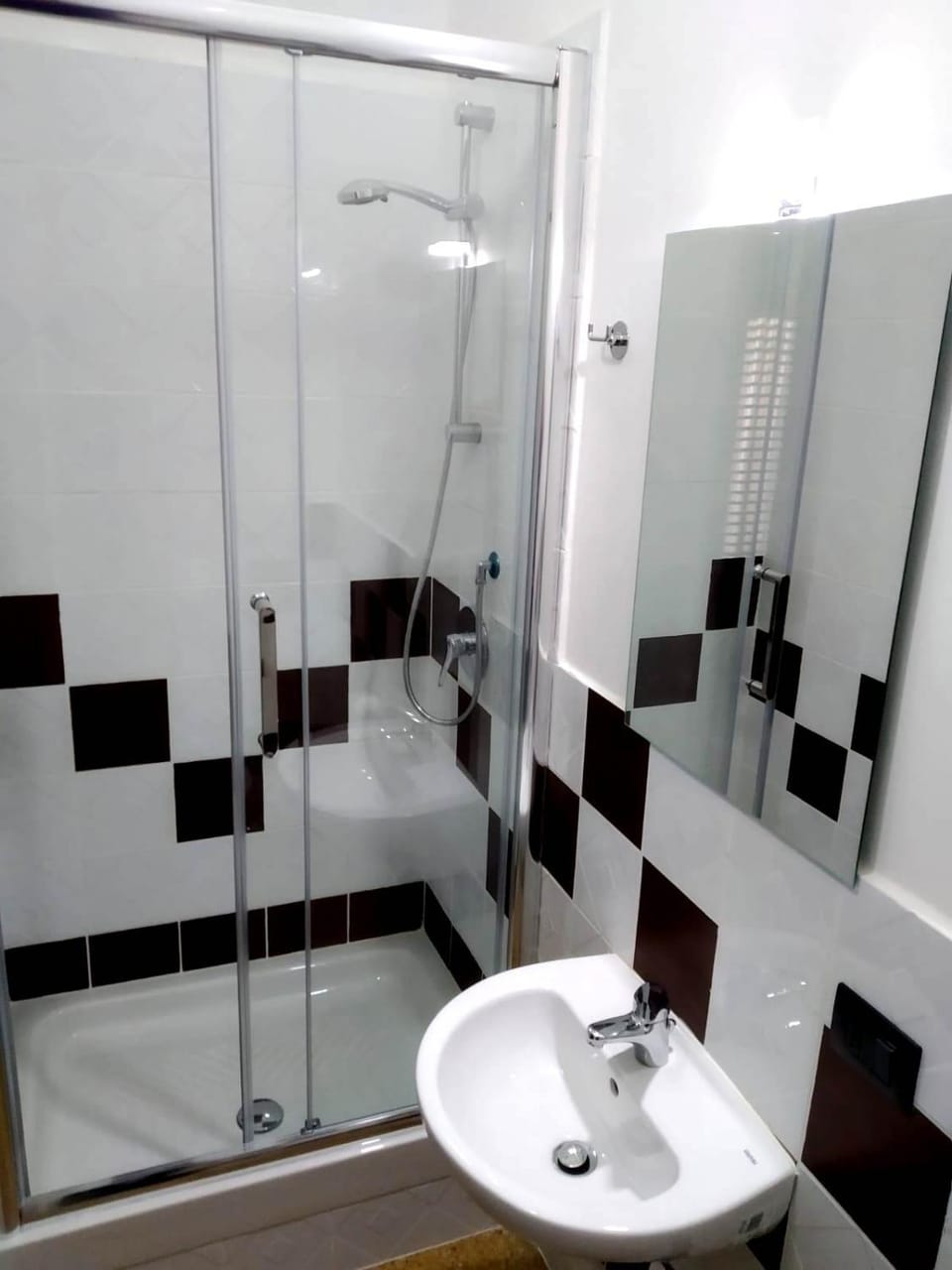 Shower, Toilet, Bathroom, Other, Decorative detail