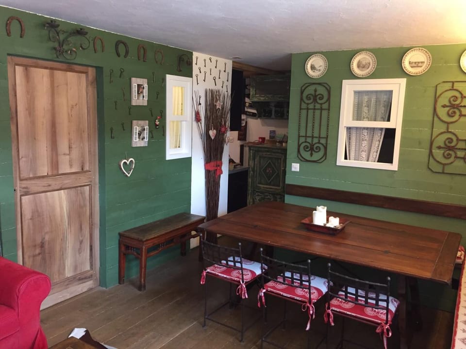 meschihouse - Chesa Engadina Apartment in Samedan