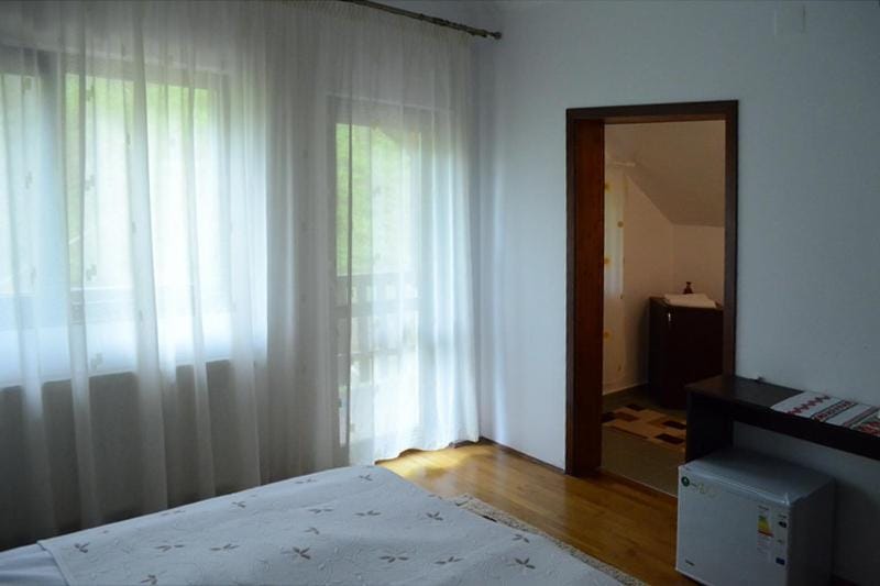 Pensiunea Stejarul Bed and Breakfast in Romania