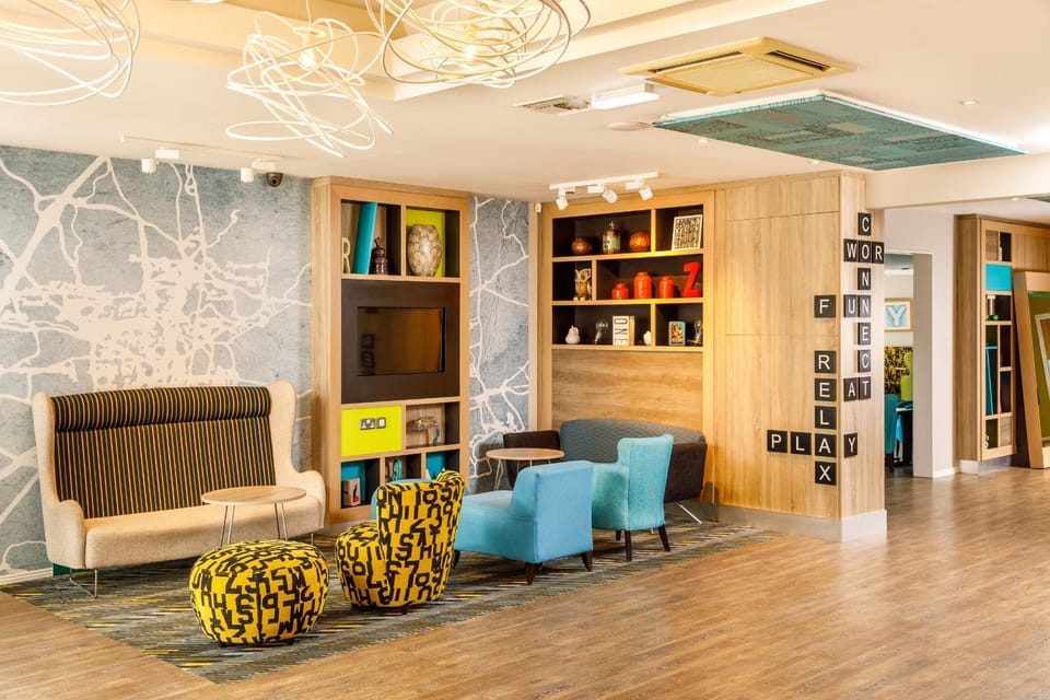Lounge or bar, Seating area