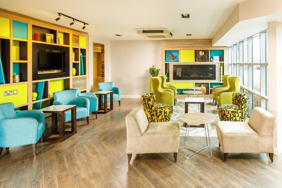 Lounge or bar, Seating area