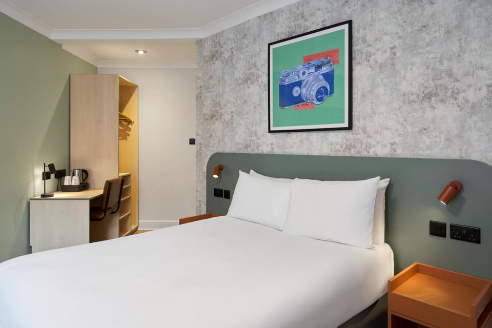 Bed, Coffee/tea facilities, Photo of the whole room, Bedroom
