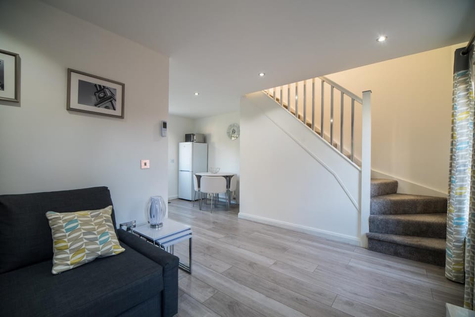 Living room, Photo of the whole room, Seating area, Dining area