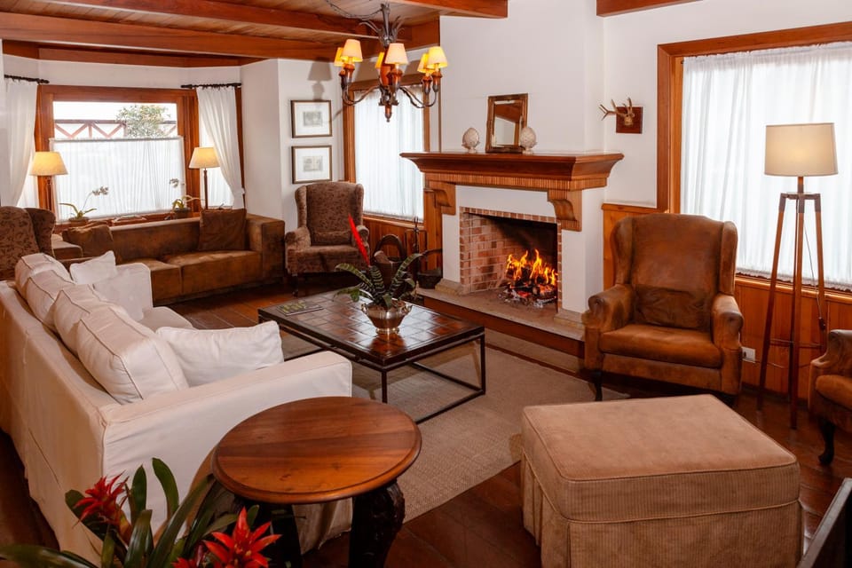 Communal lounge/ TV room, Living room, fireplace