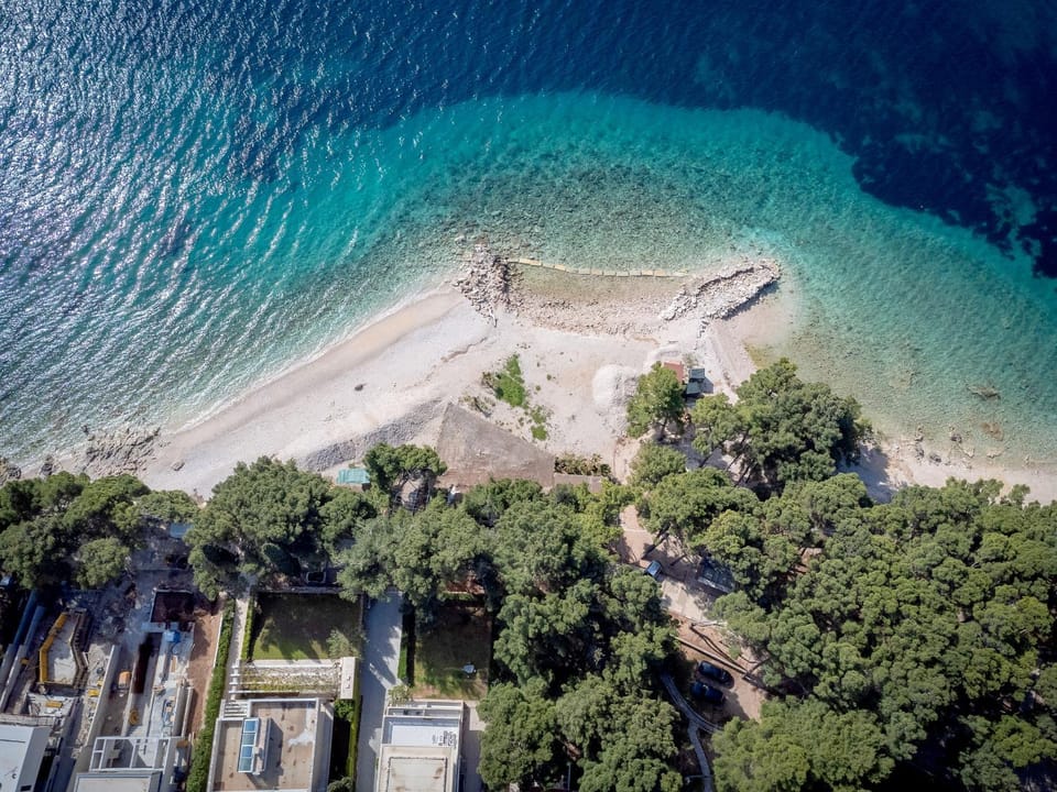 Nearby landmark, Beach