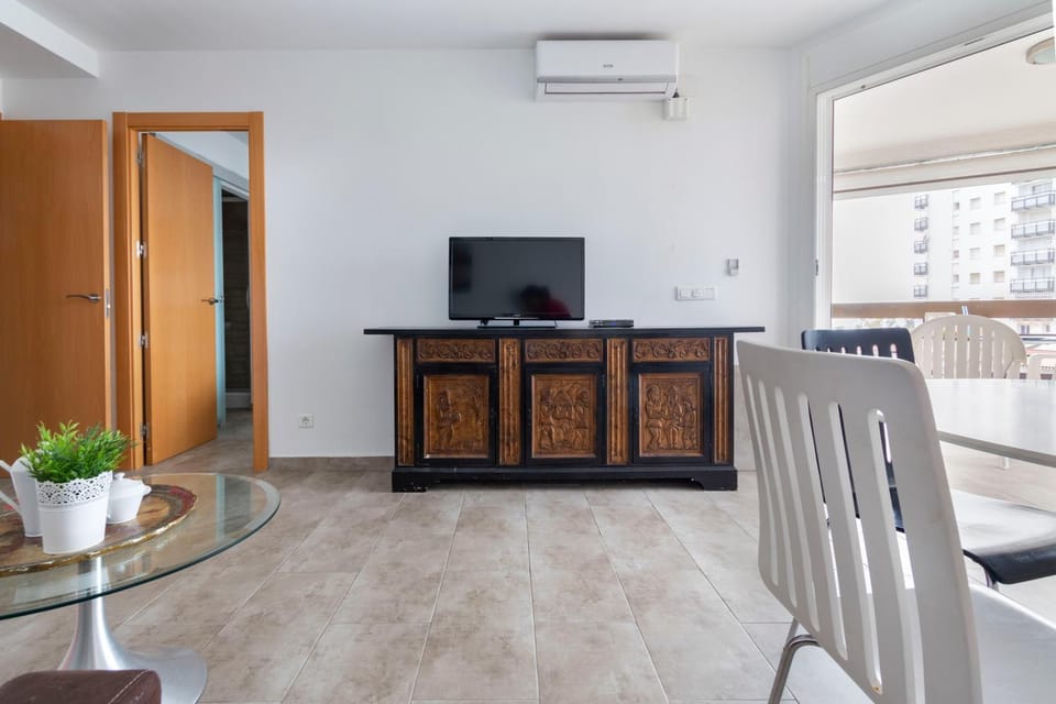 TV and multimedia, Living room, Dining area