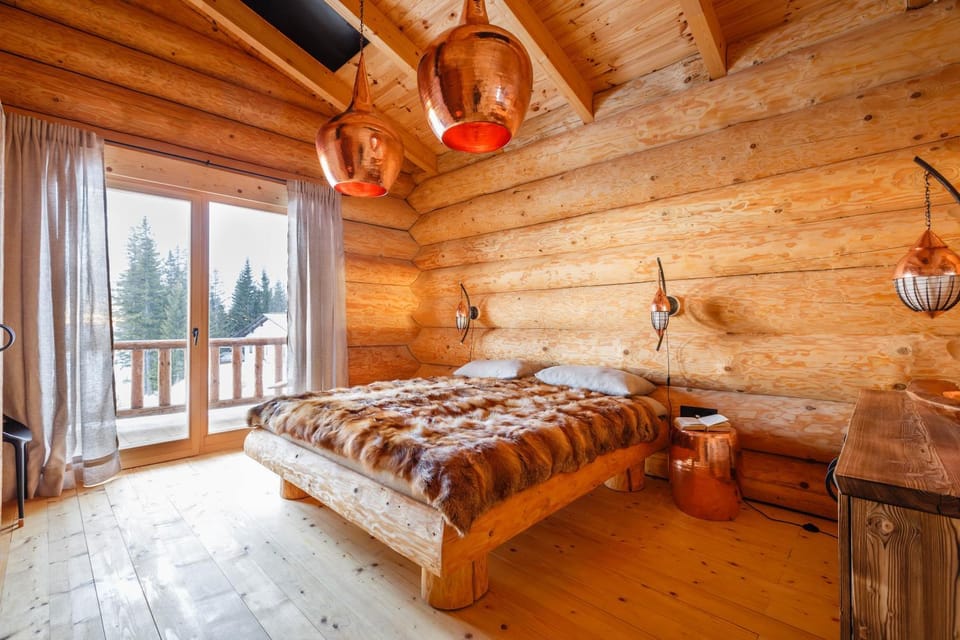 View (from property/room), Decorative detail, Decorative detail, Bedroom, Mountain view