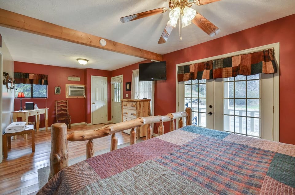 Sweetpeas Chalet in Pigeon Forge